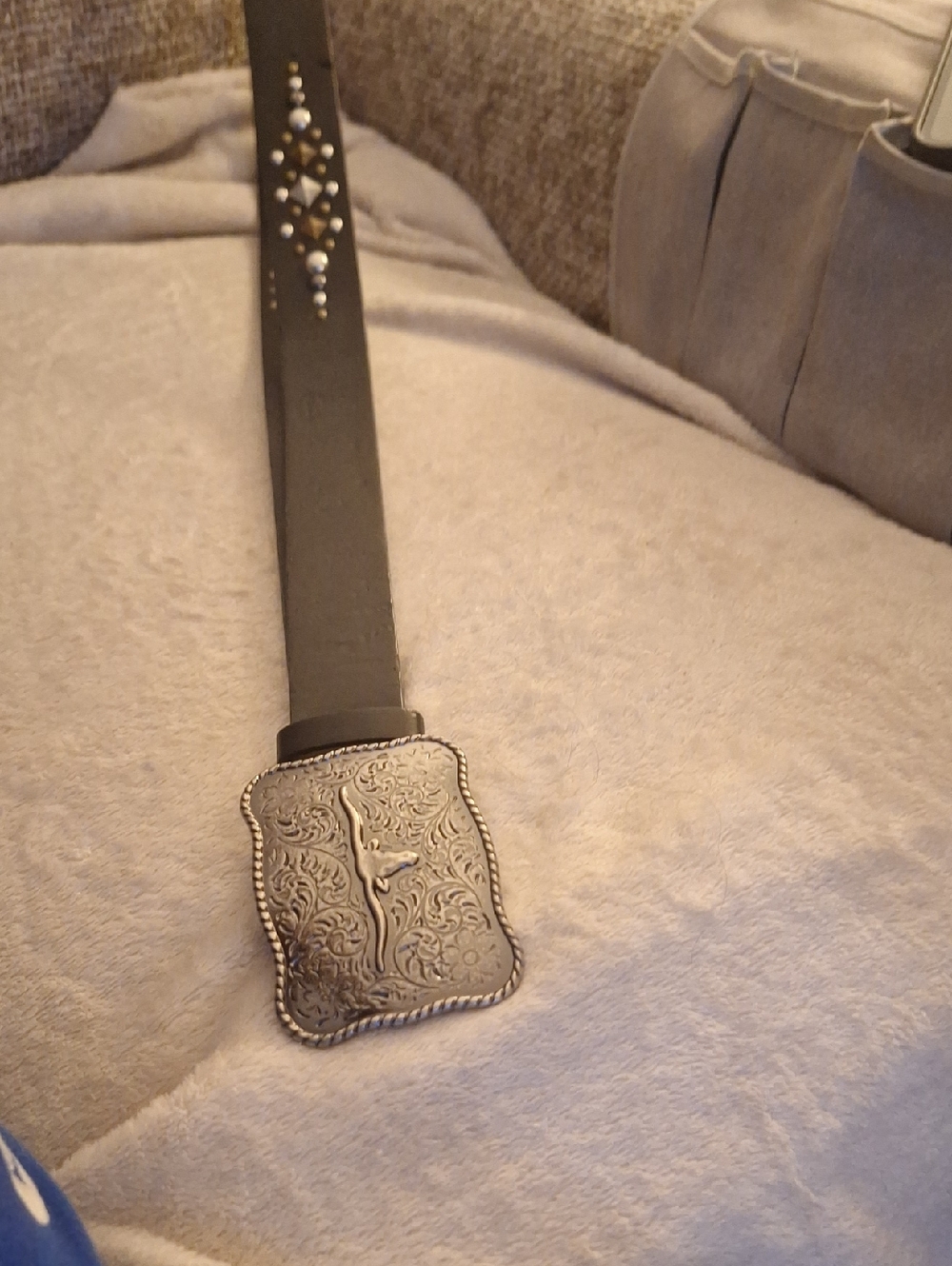Source Unknown Black Leather Belt with Ornate Silver Western Buckle